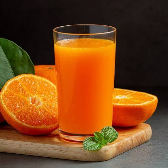 آب پرتقال طبیعی